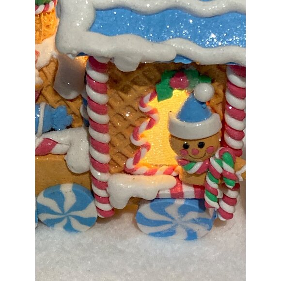 Light up 2 Piece Gingerbread Train Engine Candy Filled Car Holiday Decoration - Picture 4 of 14